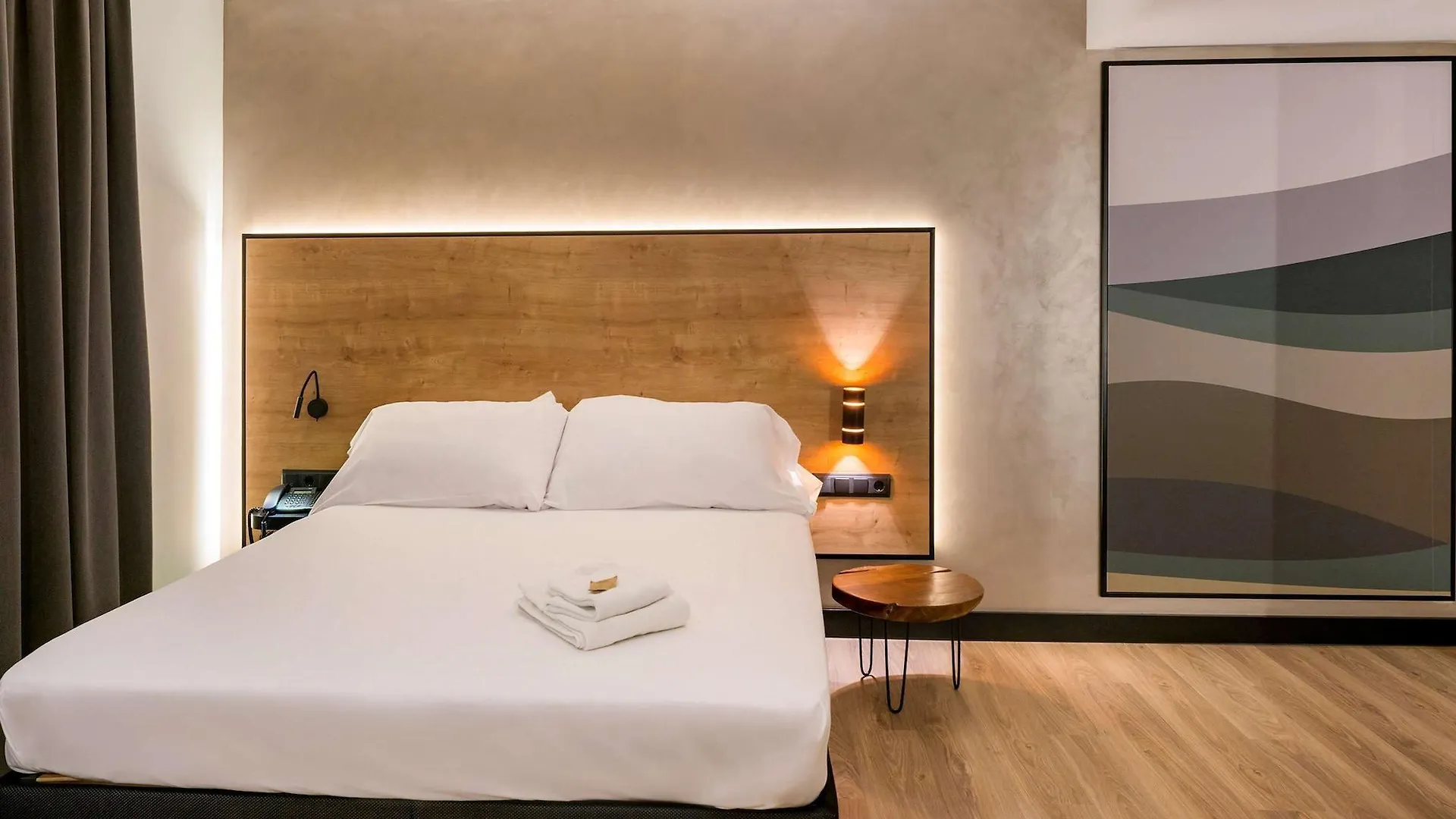 Ibis Styles Figueres Ronda contacts